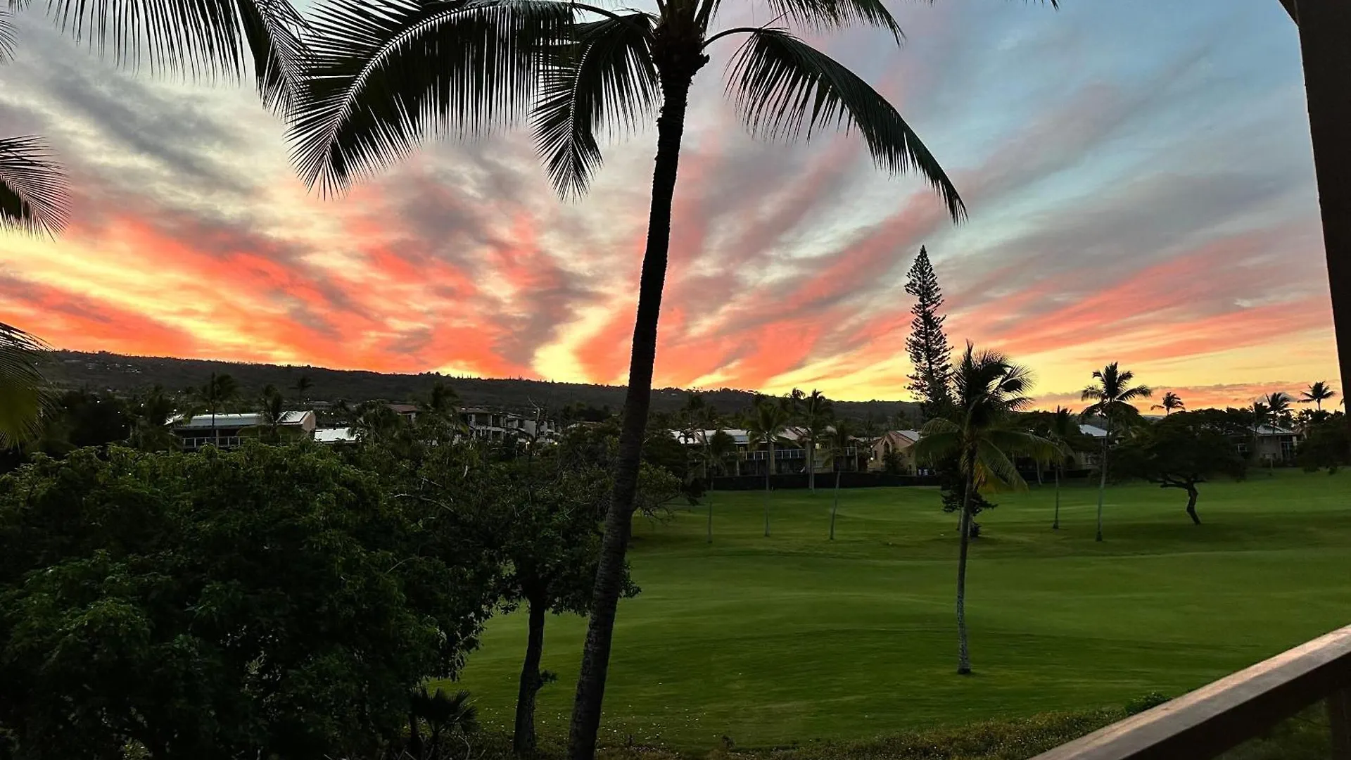 Ferienhaus Checahale: Gorgeous Top Floor Corner With Ac Kailua-Kona