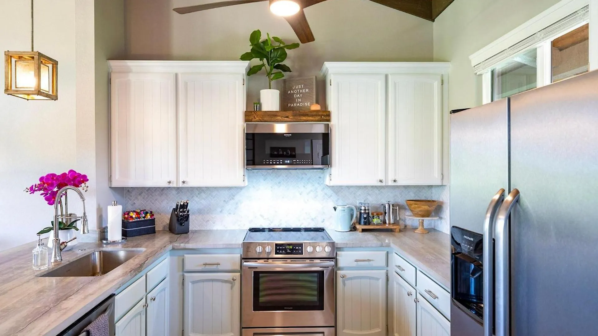 Checahale: Gorgeous Top Floor Corner With Ac Kailua-Kona
